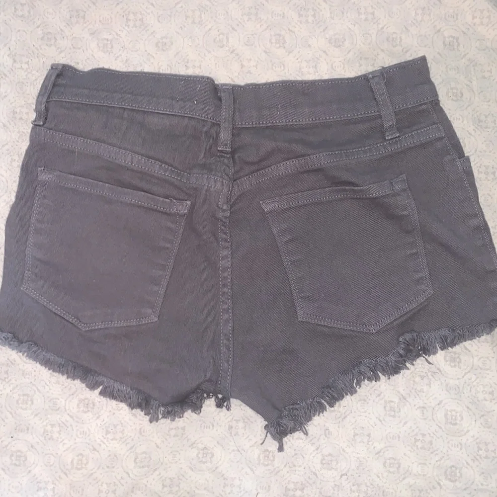 O2 Denim shorts - Picture 2 of 3